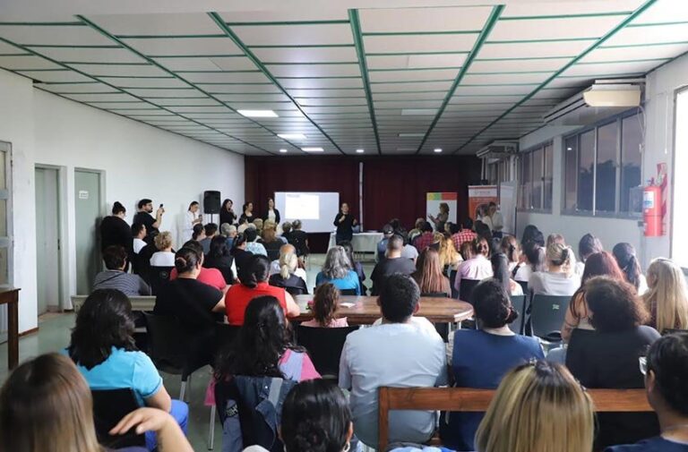 Jornada de capacitación y sensibilización para adultos mayores en Bella Vista