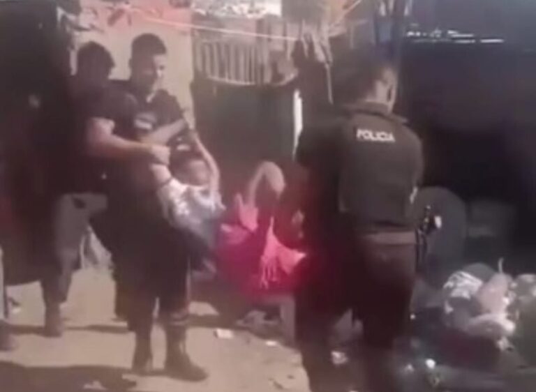 Policía en Corrientes Capital durante un operativo