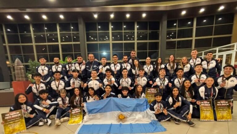 Leonardo Corrales en el podio del Campeonato Panamericano de Kickboxing WAKO 2026