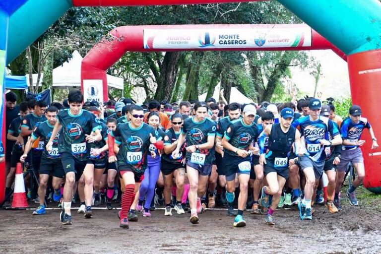 Corredores en la 6ª edición del Desafío Ceibo en Monte Caseros