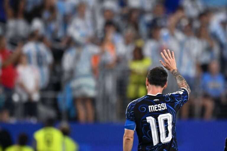 Lionel Messi con la camiseta de la Selección argentina