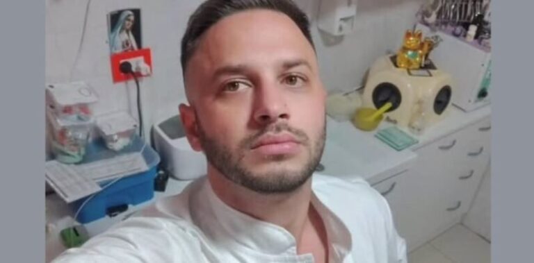 Embarcaciones de seguridad durante el rastrillaje en el río Paraná