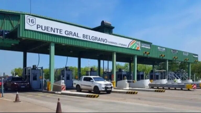 Peaje en el puente General Belgrano entre Corrientes y Chaco