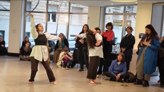 Taller de danza en el Espacio de Arte de Fundación OSDE