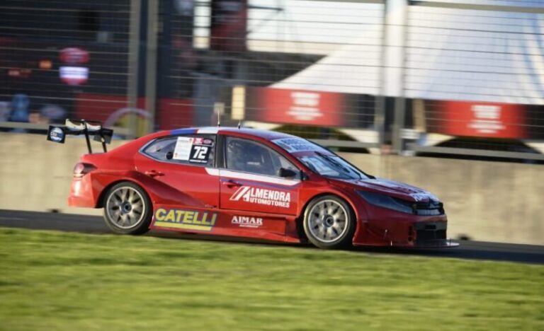 Humberto Krujoski en el autódromo de San Nicolás durante la octava fecha del TC2000 2026