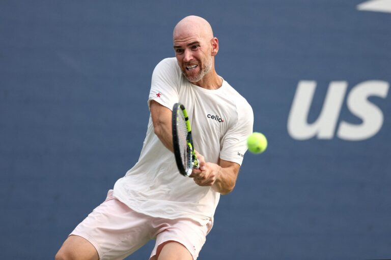 Adrian Mannarino durante un partido de tenis