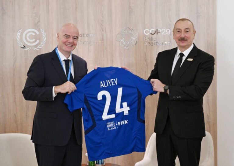 Reunión entre Ilham Aliyev y Gianni Infantino en Bakú
