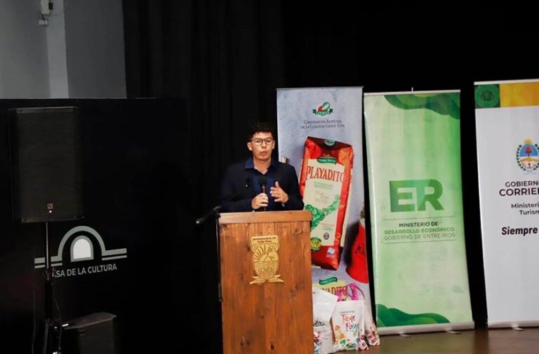 Acto de apertura del Tercer Encuentro de Periodistas Agropecuarios de la Mesopotamia en Bella Vista