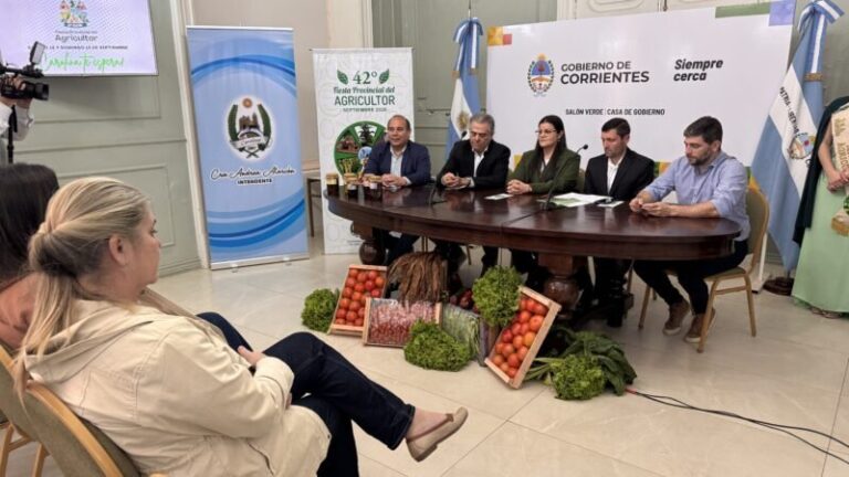 Presentación de la 42º Fiesta Provincial del Agricultor en el Salón Verde de la Casa de Gobierno