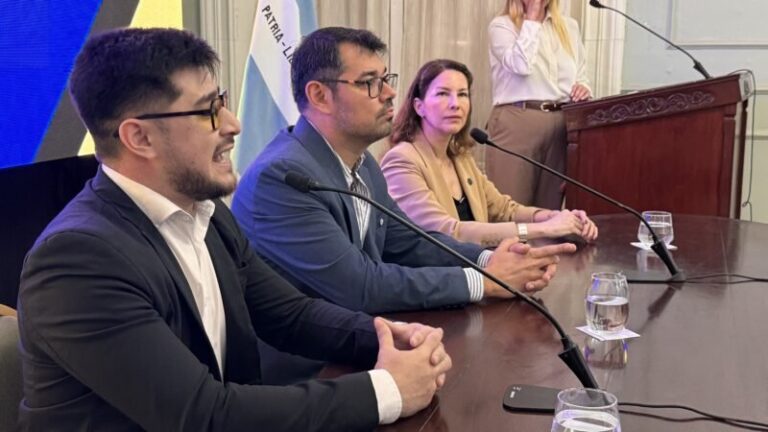 Lanzamiento oficial del NEA Tech 2026 en el Salón Verde de la Casa de Gobierno de Corrientes