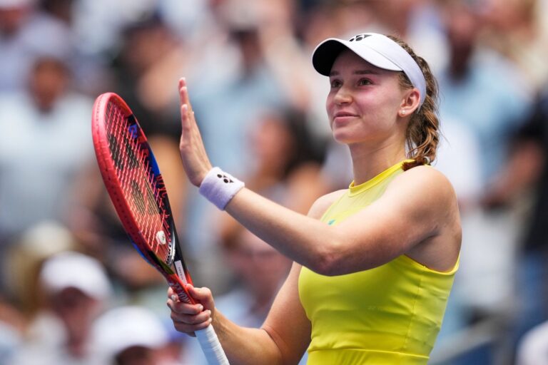 Elena Rybakina durante su partido de cuartos de final del US Open