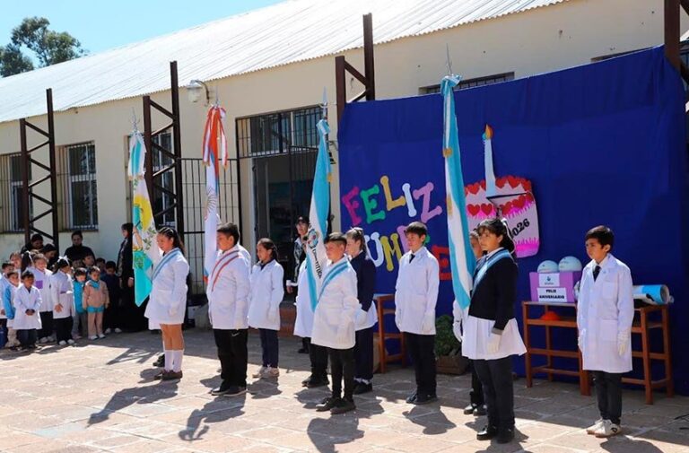 Escuela 412 de Lomas Este durante el acto por sus 120 años