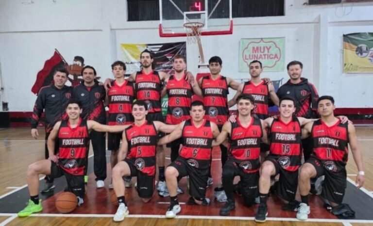 Partido de básquetbol entre Foot Ball y El Tala