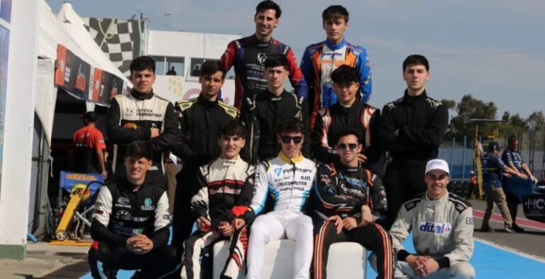 Pilotos de la Fórmula 3 Metropolitana durante los entrenamientos en el Autódromo Juan Manuel Fangio de Rosario