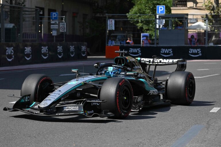 George Russell, piloto de Mercedes, celebra su victoria en el Gran Premio de Azerbaiyán de Fórmula 1 2026