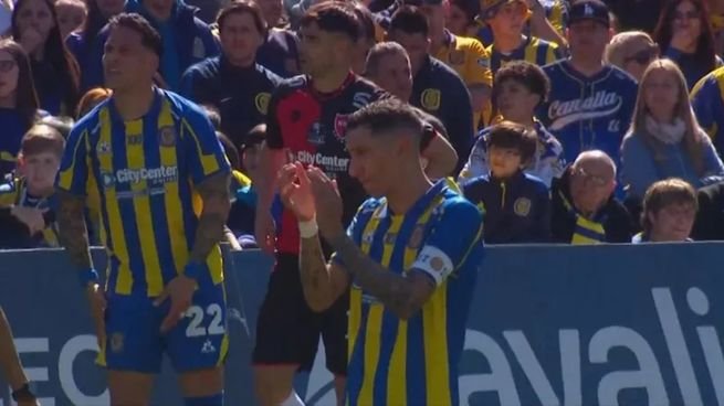 Homenaje a Lionel Messi en el Gigante de Arroyito durante el clásico rosarino