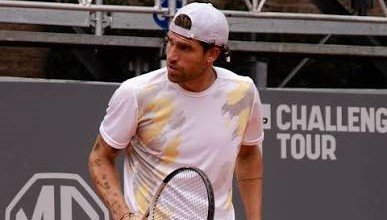 Ignacio Monzón durante un partido de tenis