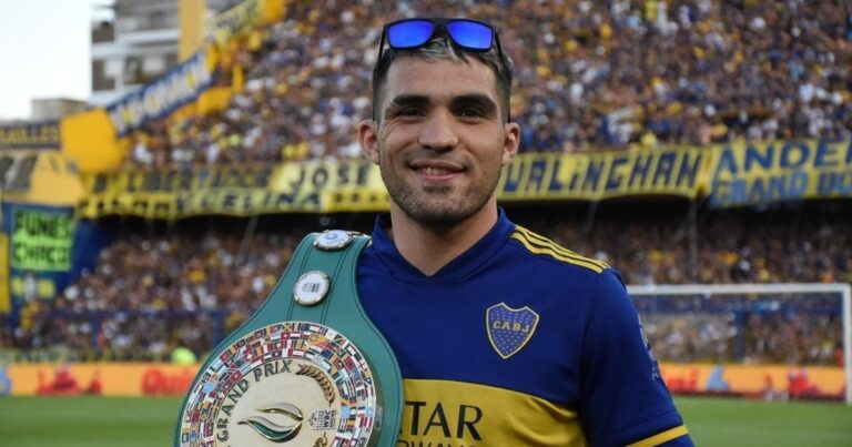 Kevin Ramírez y Jonathan Kogasso en el pesaje previo al combate por el título internacional bridger del CMB en Cerdeña