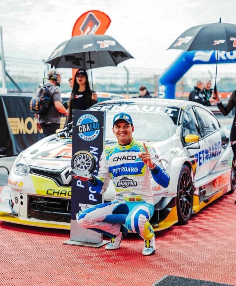 Humberto Krujoski en el circuito de Termas de Río Hondo durante la primera final del TC2000