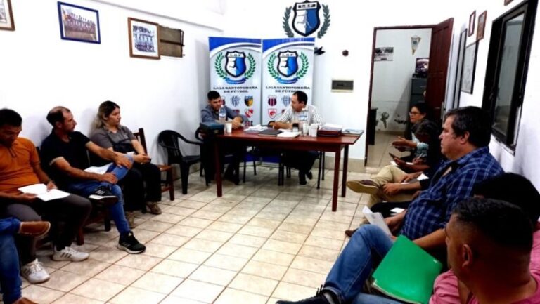 Reunión de dirigentes de la Liga Santotomeña de Fútbol