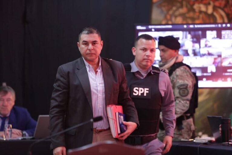 Ex comisario Walter Maciel durante su declaración en el Tribunal Oral Federal de Corrientes