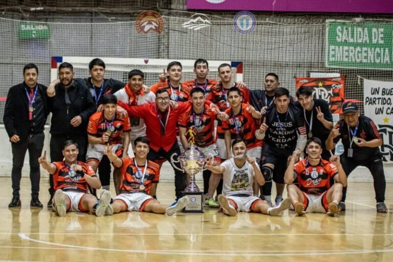 Equipo de fútbol de salón Marmolería FS de Corrientes en la final del Torneo de Clubes