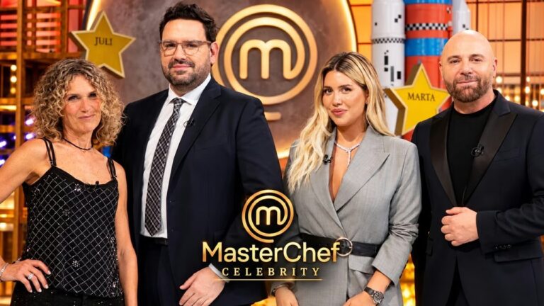 Participantes de MasterChef Celebrity en la cocina durante el debut