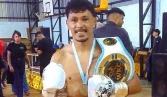 Matías Salinas, campeón argentino de Kickboxing profesional