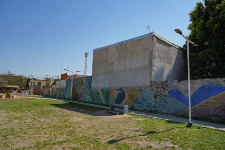 Obras de remodelación en la plaza San José de Corrientes