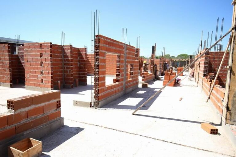 Obreros de la construcción en una obra en la provincia de Corrientes