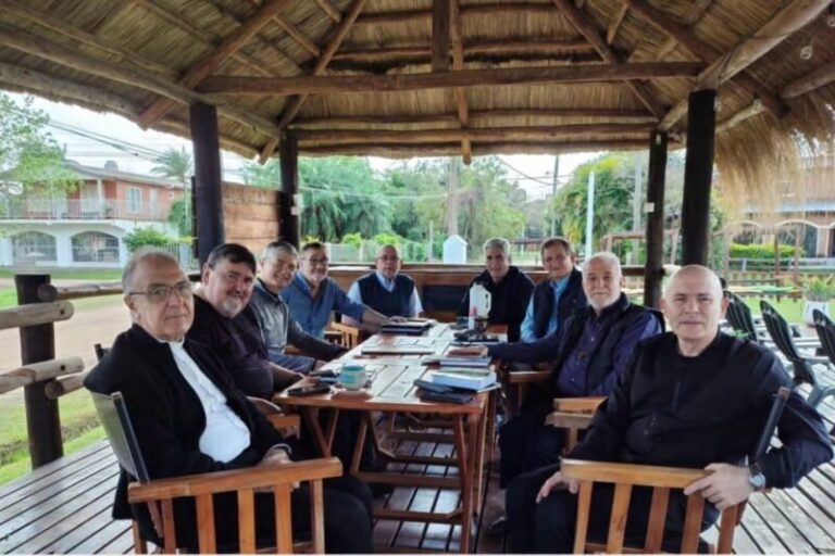 Obispos del Nordeste Argentino reunidos en Paso de la Patria