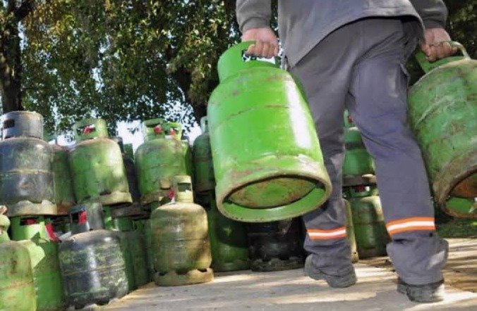 Operativo Garrafa Social en barrios de Corrientes