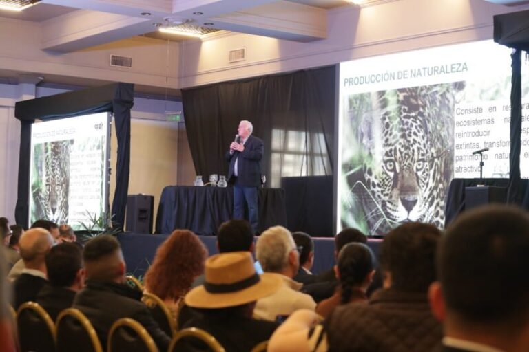 Inauguración del 4° Congreso Ecoturístico del Litoral en el Salón Gran Paraná del Turismo Hotel Casino