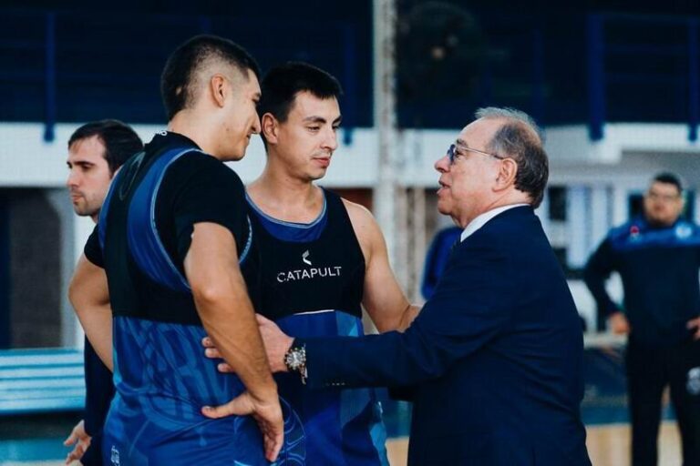 Presentación del plantel de Regatas Corrientes temporada 2026/27