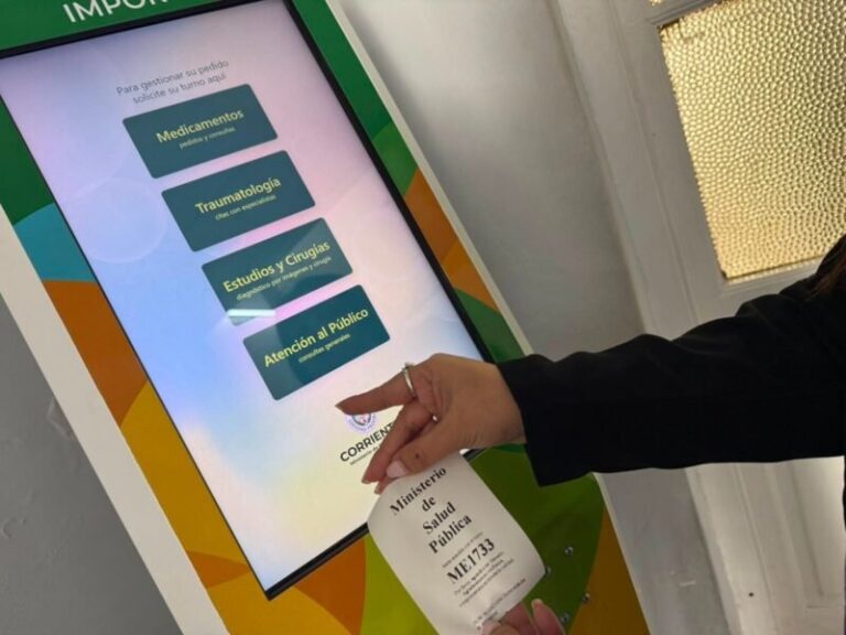 Atención en ventanilla del Ministerio de Salud Pública de Corrientes