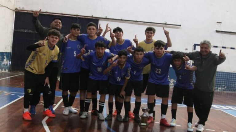 Partido de futsal en el marco de los Juegos Correntinos 2026