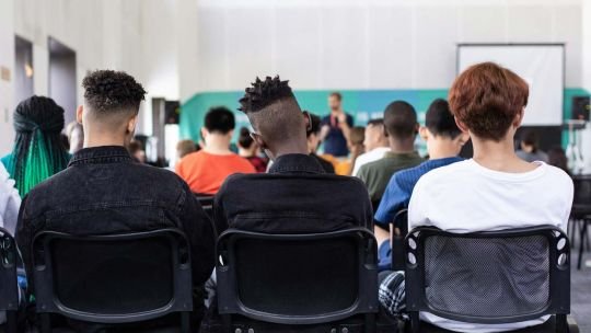 Estudiantes de secundaria en un aula de la Ciudad de Buenos Aires