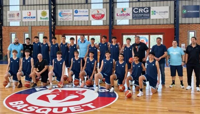 Jugadores de básquet U15 entrenando en el club Ambalab de Las Breñas