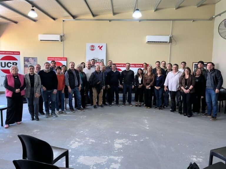 Dirigentes de la alianza Vamos Corrientes – Vamos Goya durante una reunión encabezada por Mariano Hormaechea
