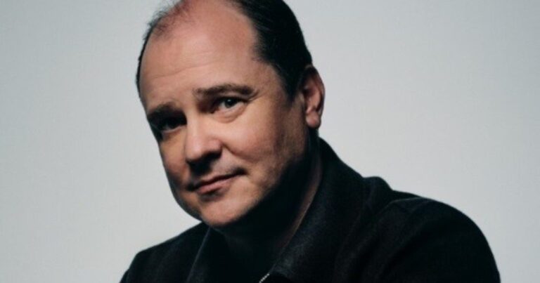 Mike Flanagan, showrunner de la miniserie Carrie