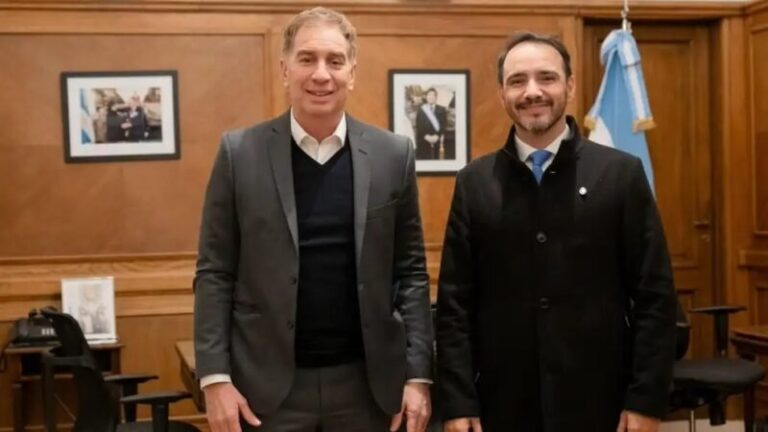 Diego Santilli y Juan Pablo Valdés en reunión de trabajo